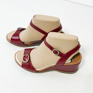 DANSKO NWB Sz 39 Red  Leather Arielle Glazed Kid Comfort Sandals